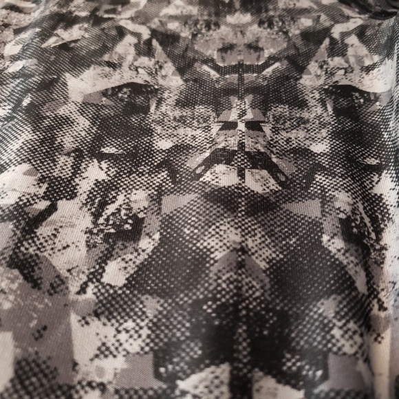 Eddie Bauer black/gray print leggings - Picture 6 of 7